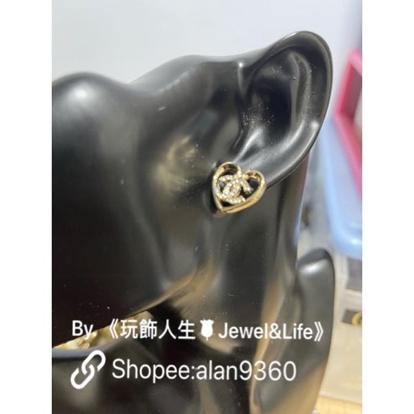 CHANEL 香奈兒 甜美 日常穿搭 愛心 鏤空 二手 淡金色 LOGO 迷你 水鑽  造型 耳環-細節圖8