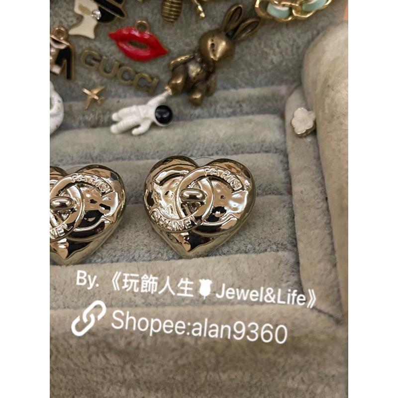 CHANEL 香奈兒 超美 經典 愛心 書包扣 二手 敲打紋 素面 淡金色 造型 耳環-細節圖3