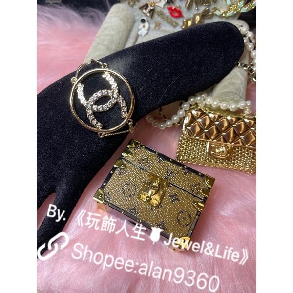 CHANEL 香奈兒 經典 超美  淡金色 圓形 雙Clogo 雙鍊 二手  鏤空 皮革 水鑽 造型 手鍊-細節圖5