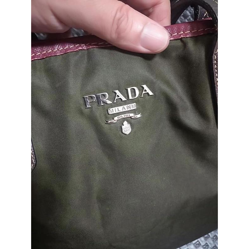 😃「暫售」PRADA經典LOGO牛皮+降落傘材質購物包。手提/ 肩背包-細節圖4