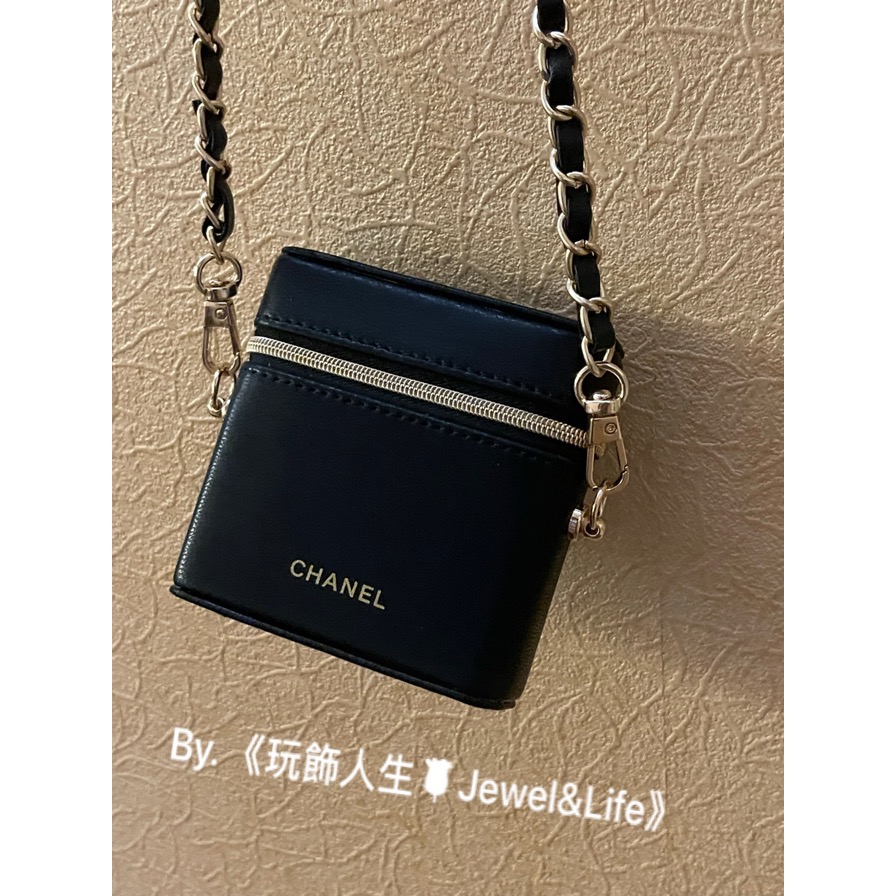 Chanel 品牌VIP經典贈品MAKE UP系列💯 超美 黑色 金扣 改造口紅包 硬包 小廢包 斜背包-細節圖9