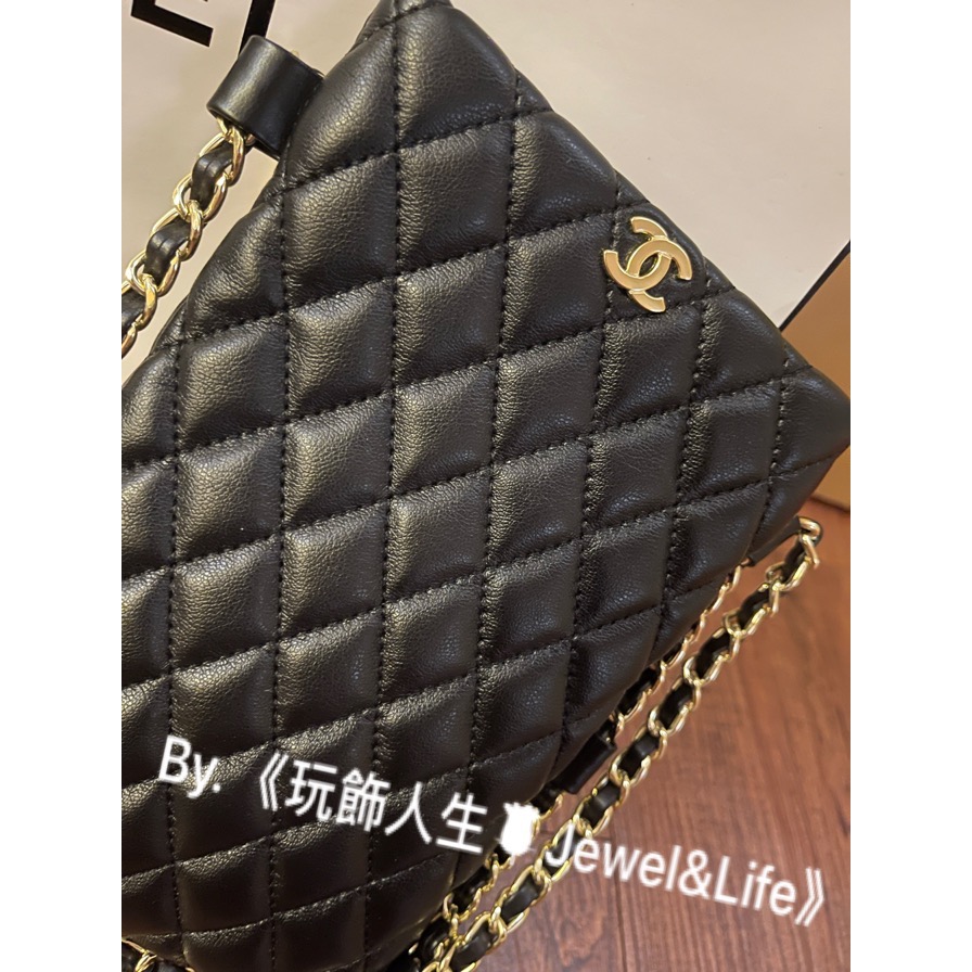 品牌VIP經典贈品MAKE UP系列💯 超美 黑色皮穿鍊 Chanel 金扣 斜背包 手機包 小廢包 斜背包 鏈帶包-細節圖2