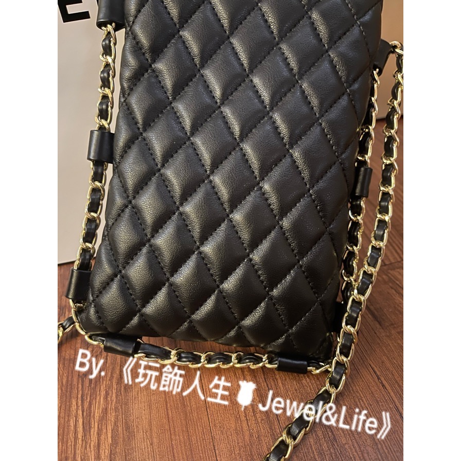 品牌VIP經典贈品MAKE UP系列💯 超美 黑色皮穿鍊 Chanel 金扣 斜背包 手機包 小廢包 斜背包 鏈帶包-細節圖5
