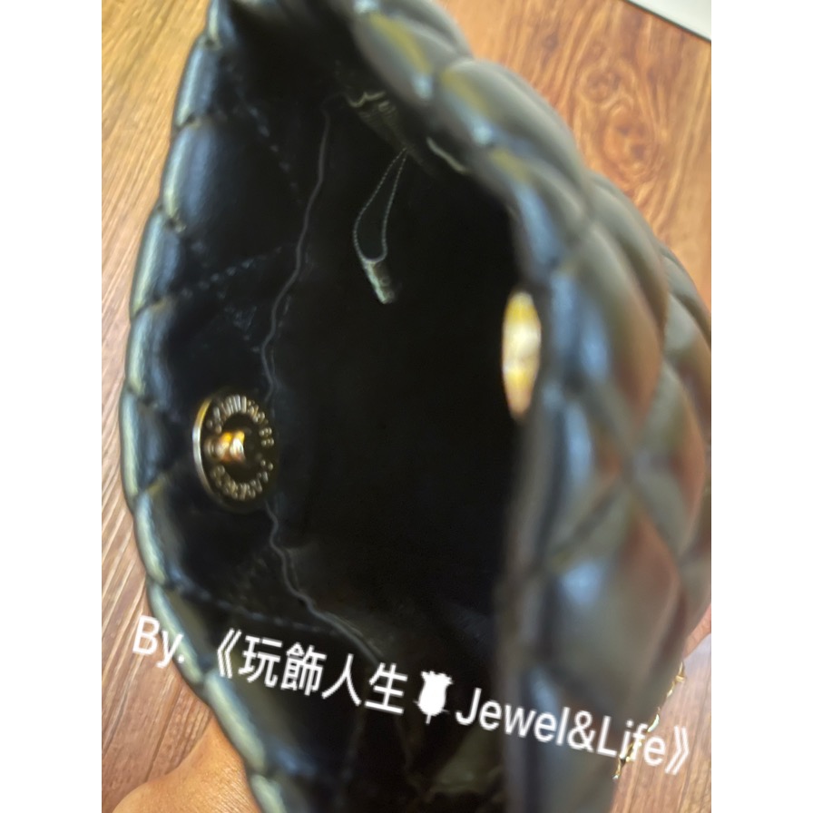 品牌VIP經典贈品MAKE UP系列💯 超美 黑色皮穿鍊 Chanel 金扣 斜背包 手機包 小廢包 斜背包 鏈帶包-細節圖7