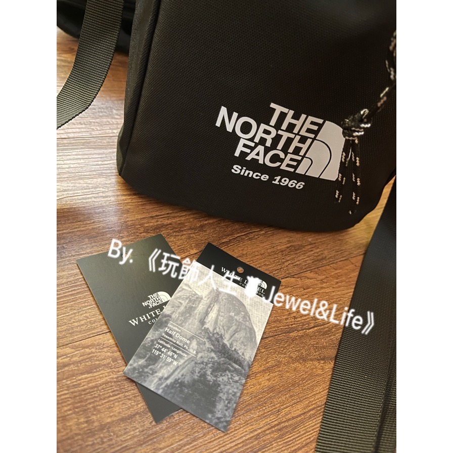 品牌VIP經典贈品系列💯THE NORTH FACE 1966 黑色 尼龍防潑水材質 手提 斜背 兩用 抽繩 水桶包-細節圖3