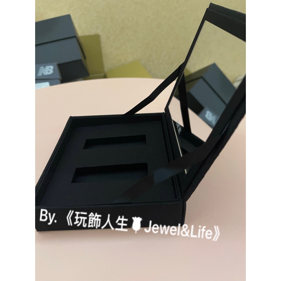 品牌VIP經典贈品MAKE UP系列💯 超美 Dior 藤格紋 銀黑色 布面 化妝鏡 口紅盒 置物盒 珠寶盒 擺飾-細節圖5