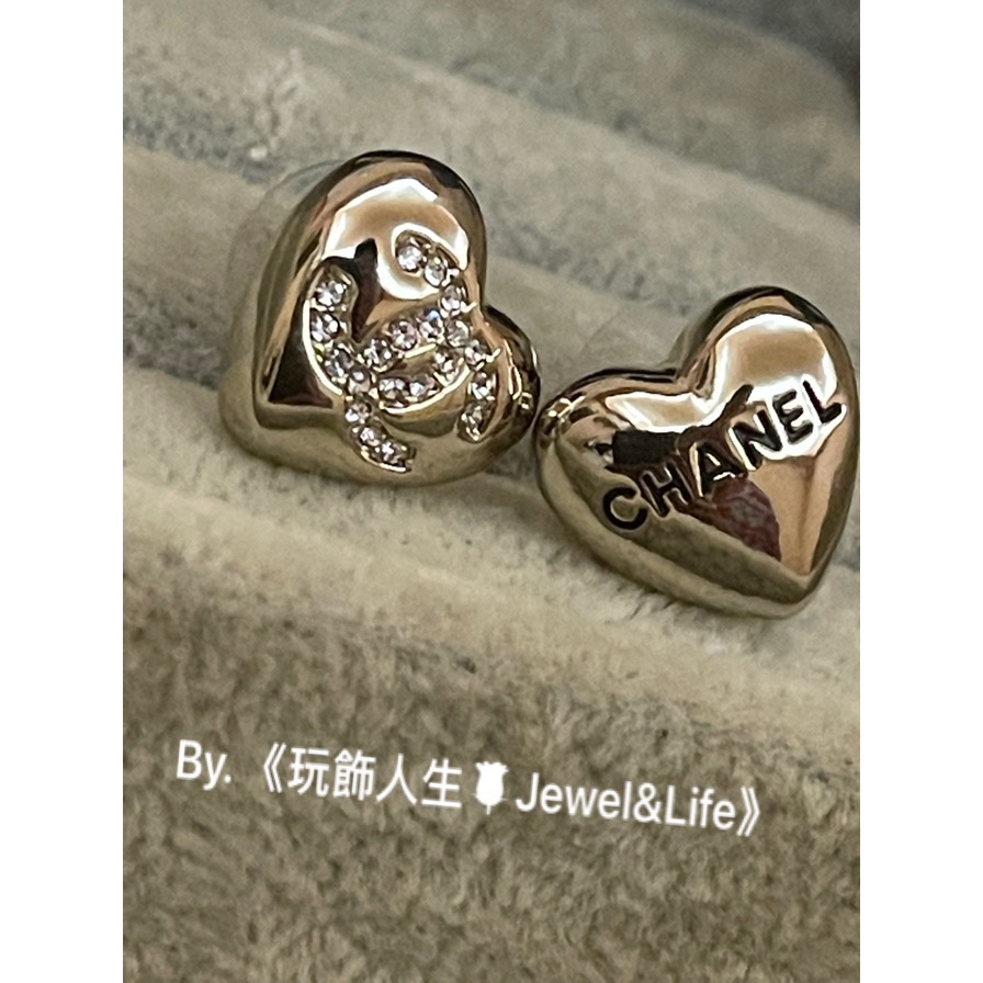 品牌經典💯 甜美 愛心 不對稱 淡金色 Chanel 黑色字母琺瑯 水鑽雙C 二手 造型 耳環-細節圖3