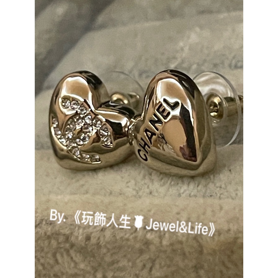 品牌經典💯 甜美 愛心 不對稱 淡金色 Chanel 黑色字母琺瑯 水鑽雙C 二手 造型 耳環-細節圖6