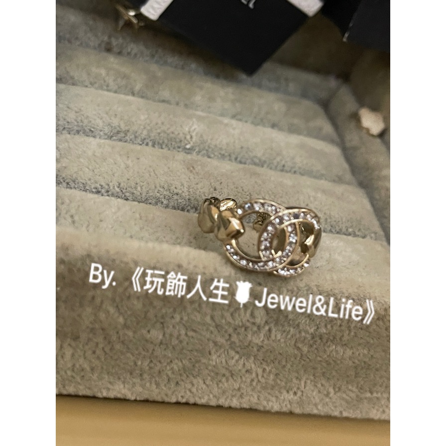 品牌經典💯 甜美 愛心鍊條 Chanel 水鑽雙C 淡金色 二手 造型 開口戒 戒指-細節圖2