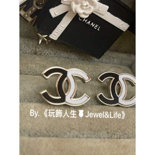 品牌經典 基本款 黑白琺瑯配色 Chanel 淡金色 雙C 大LOGO 百搭 造型 二手 耳環