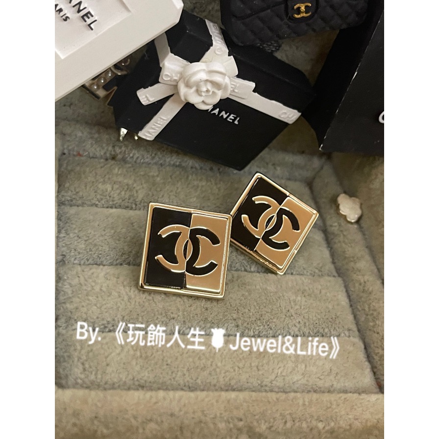 品牌經典💯 基本款 方形 超美 百搭 黑琺瑯 金色 Chanel 全金屬 雙C 大LOGO 二手 造型 耳環-細節圖2