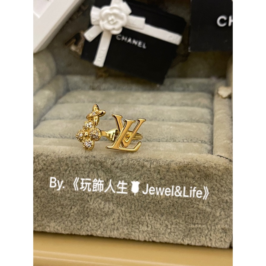品牌系列💯Louis Vuitton LV 超美 經典 幸運草 水鑽 金屬字母LOGO 金色 二手 造型 開口戒 戒指-細節圖2