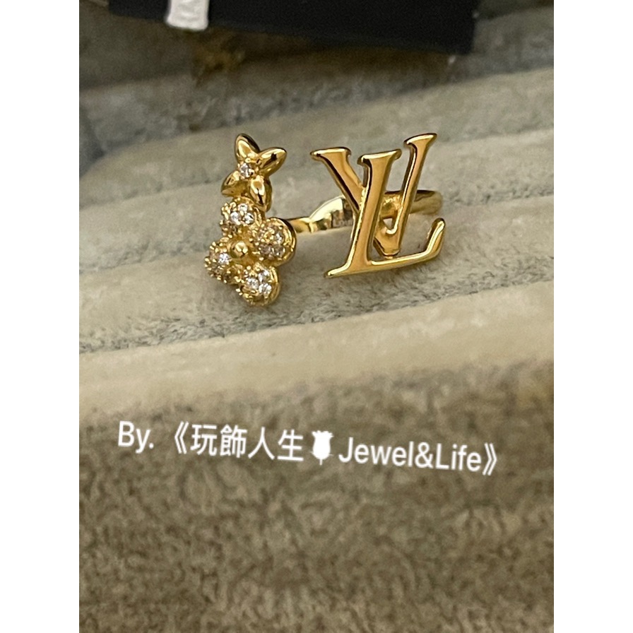 品牌系列💯Louis Vuitton LV 超美 經典 幸運草 水鑽 金屬字母LOGO 金色 二手 造型 開口戒 戒指-細節圖7