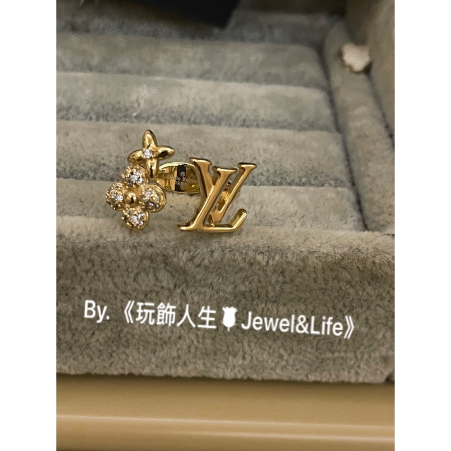 品牌系列💯Louis Vuitton LV 超美 經典 幸運草 水鑽 金屬字母LOGO 金色 二手 造型 開口戒 戒指-細節圖8