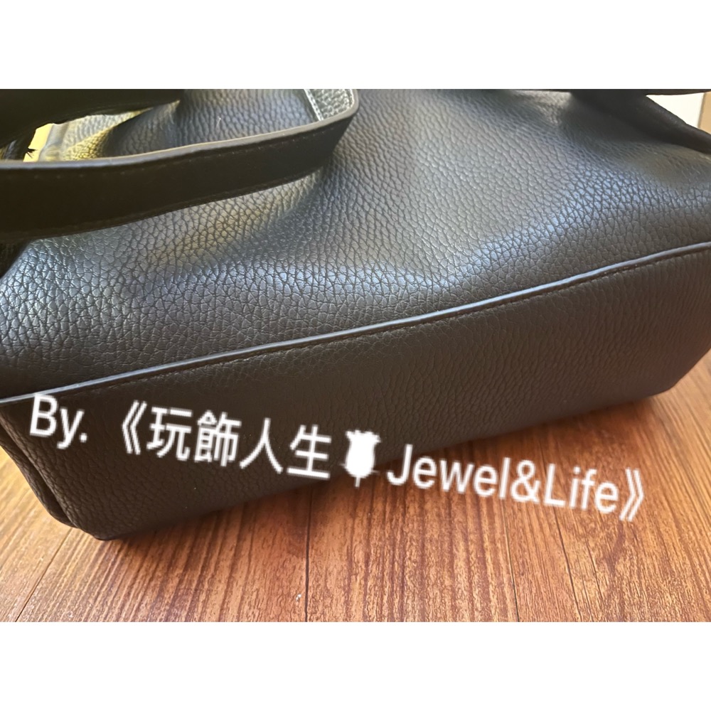 品牌系列💯 Agnes’b 小B 經典 全新 實用 黑色 壓印LOGO 後背包-細節圖3