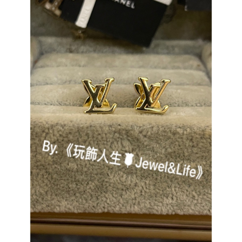 品牌系列💯Louis Vuitton LV 超美 迷你 金屬字母LOGO 金色 花卉水鑽耳扣 日常 二手 造型 耳環
