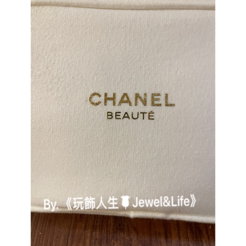 品牌VIP經典贈品MAKE UP系列💯 2023 限量款 Chanel 雪白世界 燙金字 細絨毛 化妝包