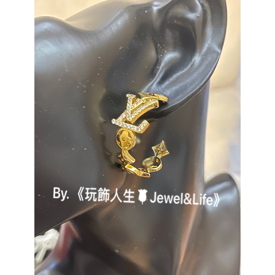 LOUIS VUITTON LV 基本款 經典LOGO水鑽 半圓形 金色 四葉草🍀二手 造型 耳環-細節圖9