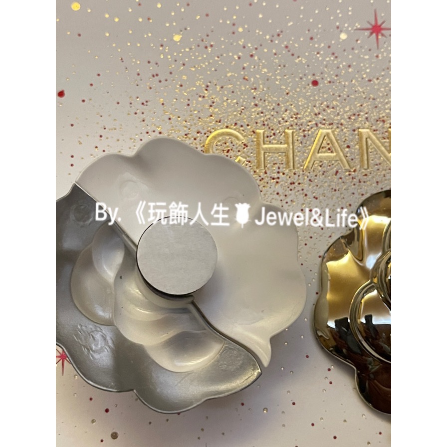 香奈兒 CHANEL 2020限量 銀白 壓克力 山茶花 裝飾-細節圖3