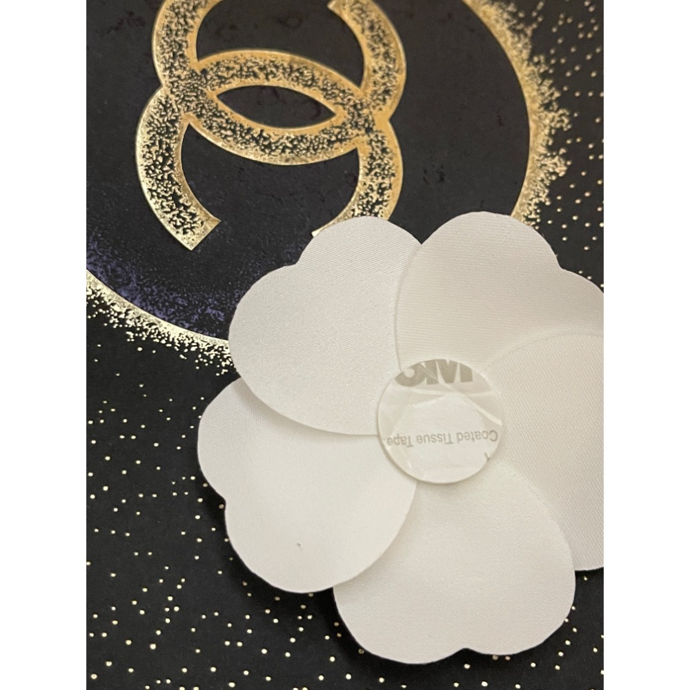 香奈兒 CHANEL 2020限量 銀白 壓克力 山茶花 裝飾-細節圖7