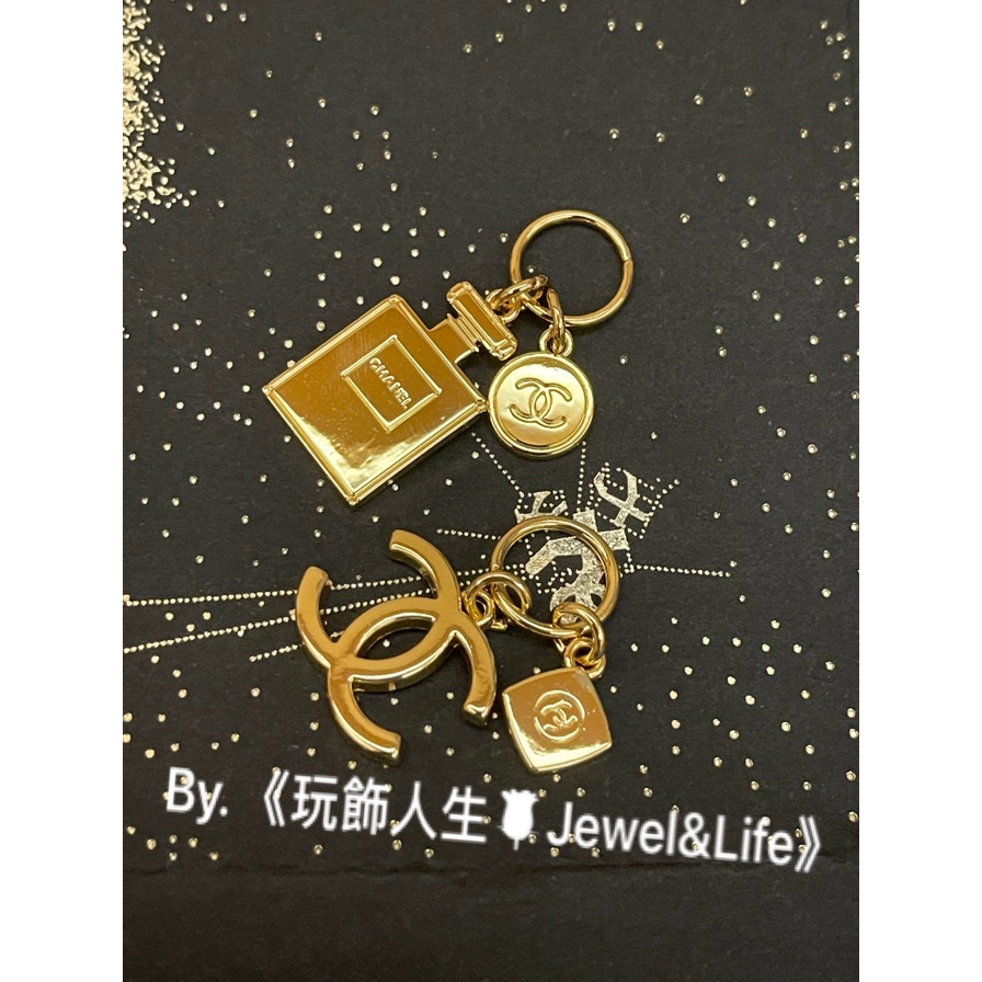 彩妝贈品系列💯2023 Chanel 新款聖誕限量 金色 經典 雙C 香水瓶 LOGO 吊飾 墜飾 DIY 手鍊 項鍊