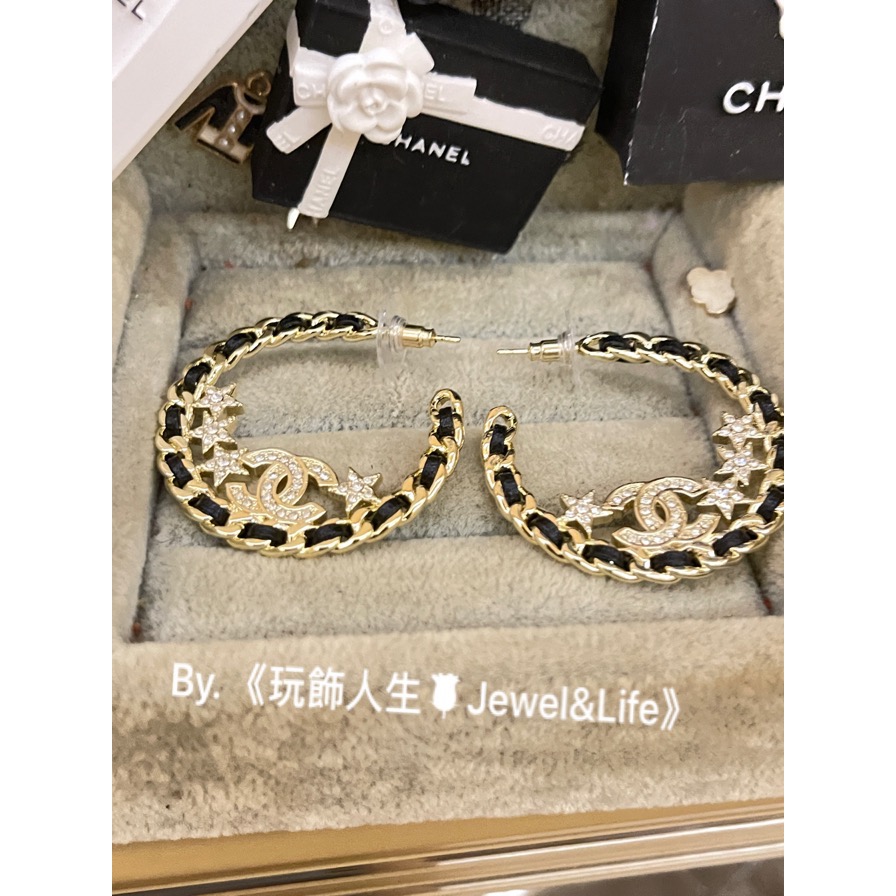 CHANEL 香奈兒 超美 黑色皮穿鍊 半圓 流星系列 水鑽 淡金色 二手 造型 耳環-細節圖5