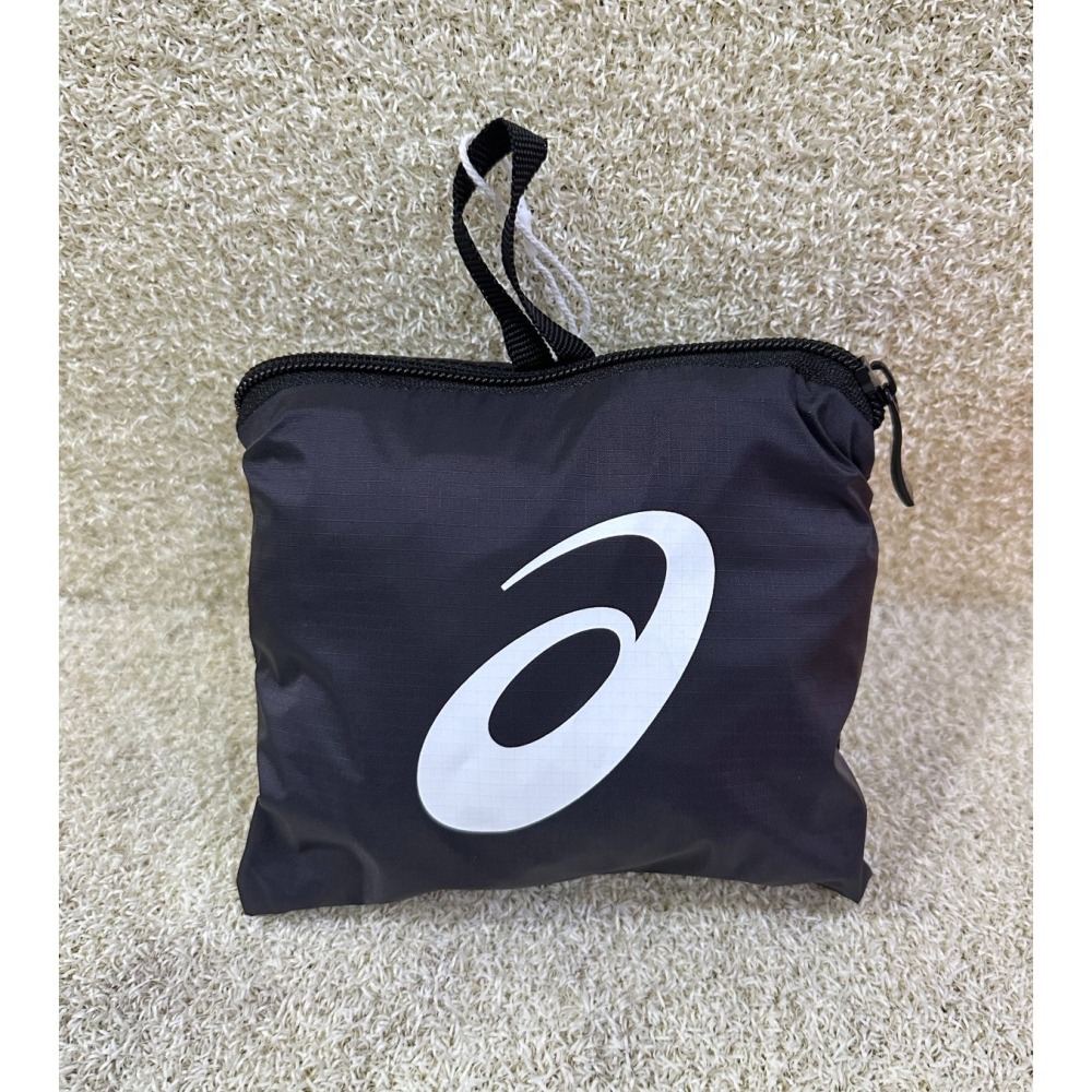 = 威勝 運動用品 = 24年 Asics 可收納後背包 3033B985-001-細節圖2