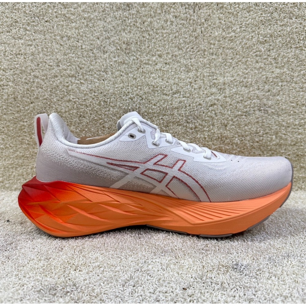 = 威勝 運動用品 =24年 Asics NOVABLAST 4 彈力型 男慢跑鞋(2E寬楦) 1011B694-103-細節圖3