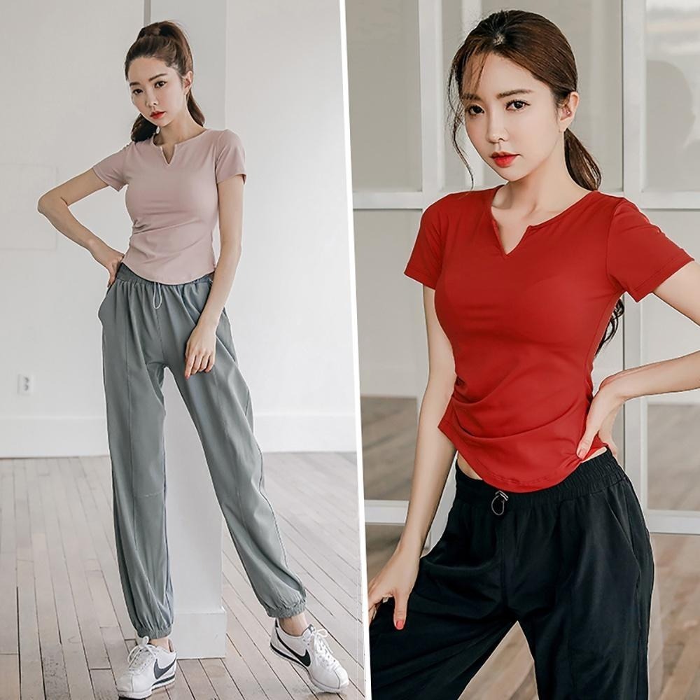 【BODYAIR】小V領Q彈上衣+輕薄順滑哈倫褲套組(運動.慢跑.健身)-細節圖5