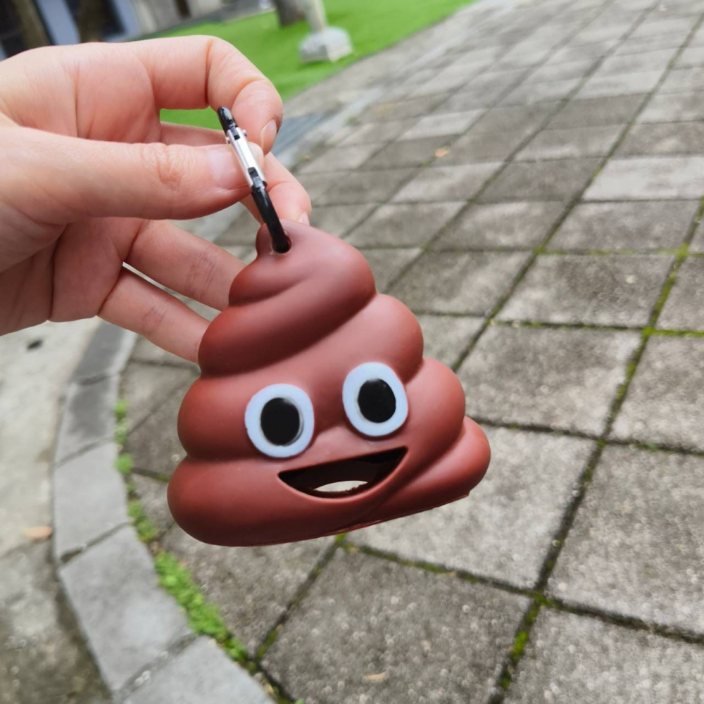 【好運便便矽膠吊飾】💩豪可愛一坨粑粑 迷因meme吊飾掛件 惡搞梗圖表情包逗趣搞笑網紅拾便寵物 EMOJI表情符號大便-細節圖3