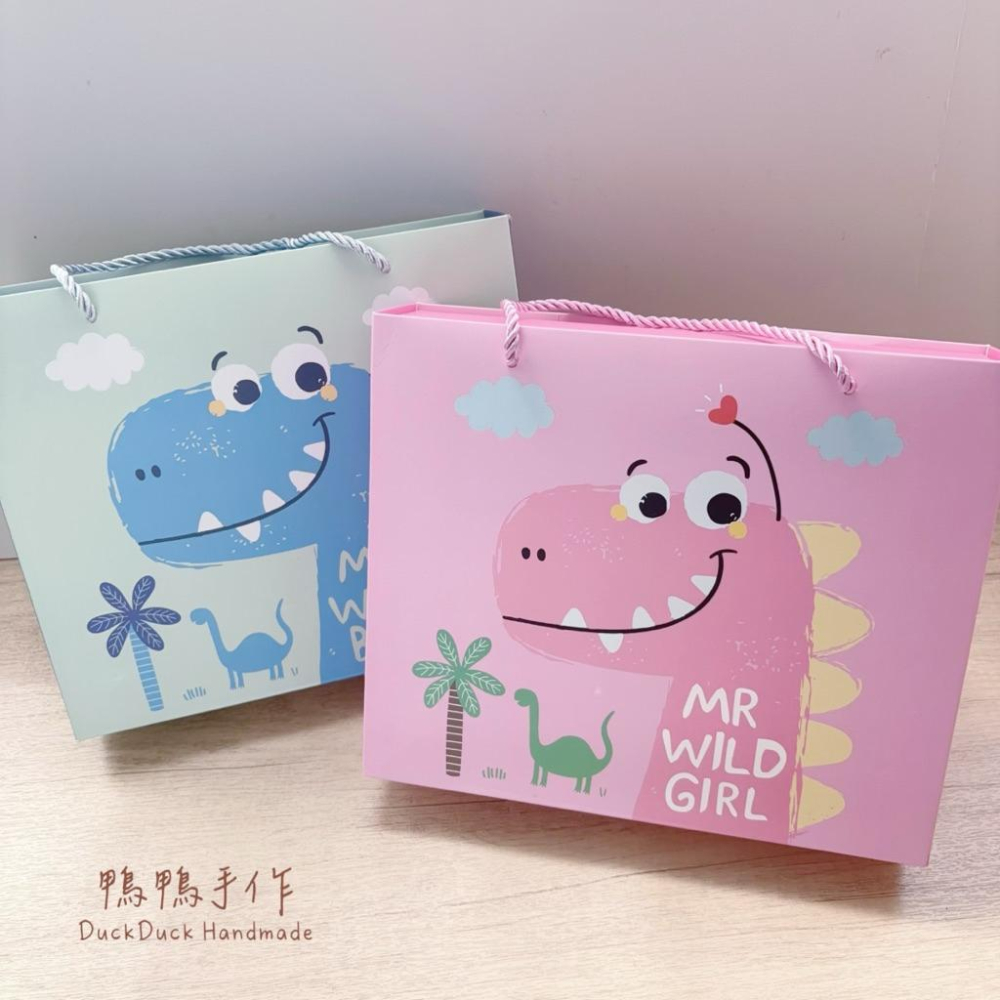 全館現貨!🔥可宅配到府🔥 彌月禮盒 圍兜禮盒 寶寶禮盒 手作圍兜 奶嘴練 安撫娃娃 安撫巾 新生兒禮盒 嬰兒禮盒-細節圖3