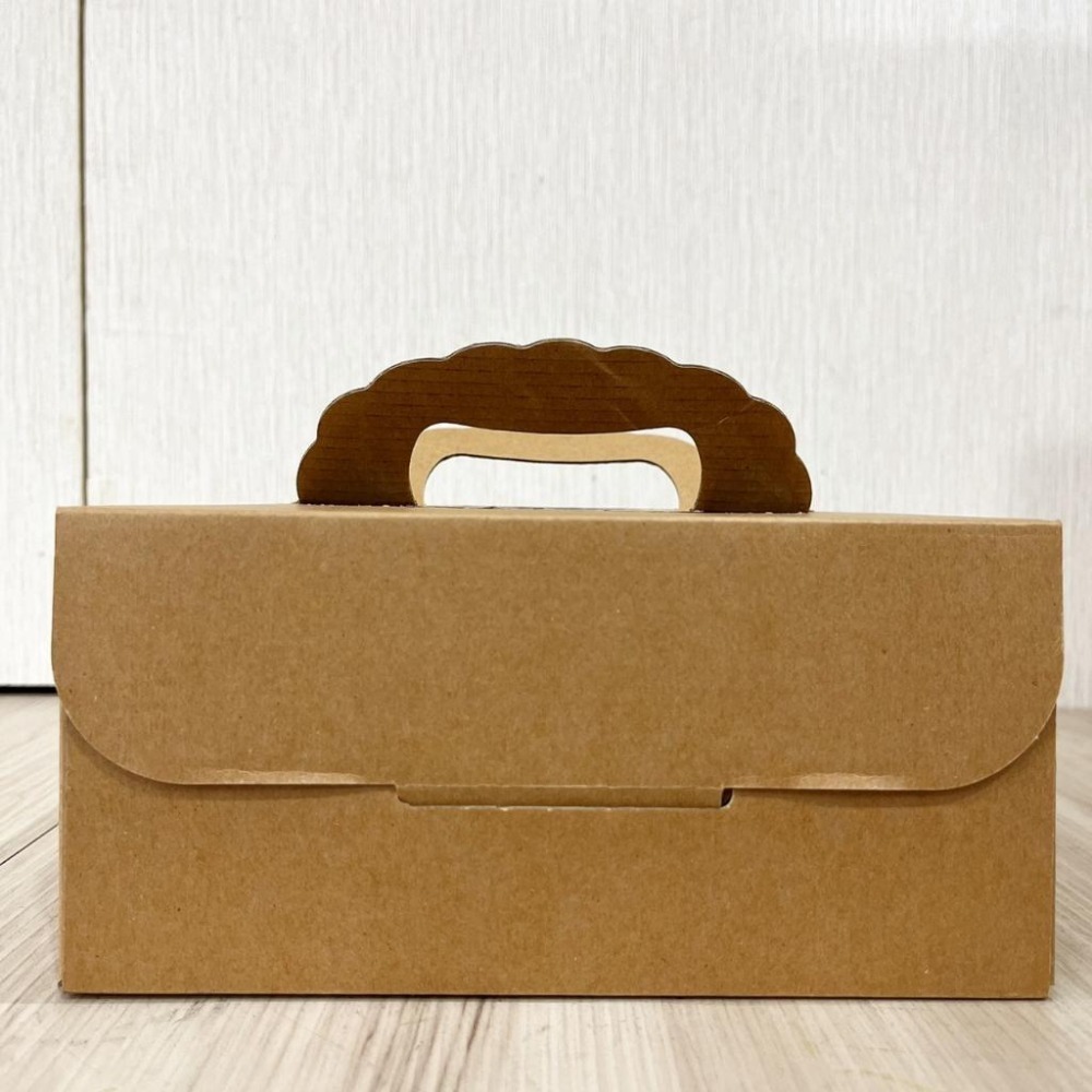 【鴻海烘焙材料】牛皮色 手提蛋糕盒 6吋8吋 牛皮手提派盒(附底盤) 蛋糕盒慕斯 紙盒 甜點手提盒 手提蛋糕盒 外帶盒-細節圖7