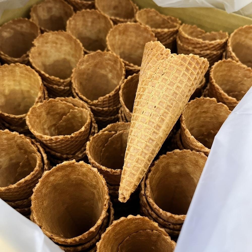 【柚子烘焙食品】小脆皮杯 冰淇淋甜筒 整箱 霜淇淋甜筒 煎餅捲甜筒 脆皮甜筒杯 格子餅乾 煎餅甜筒杯 脆皮杯-細節圖8