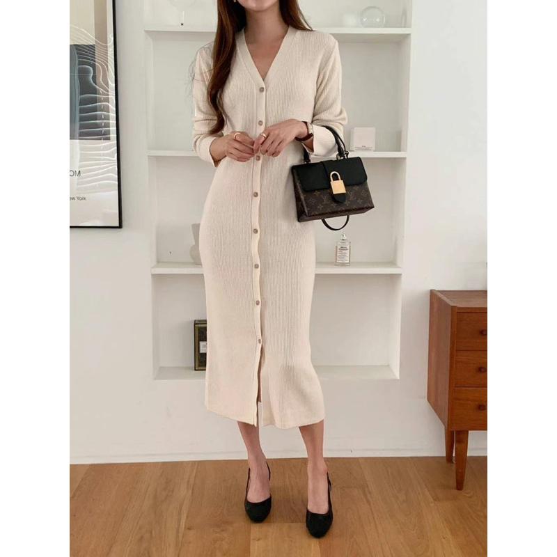 v領合身排釦小女人針織長洋裝-細節圖2