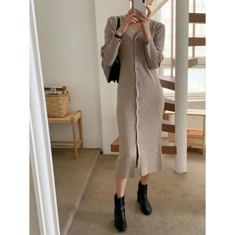 v領合身排釦小女人針織長洋裝-細節圖4