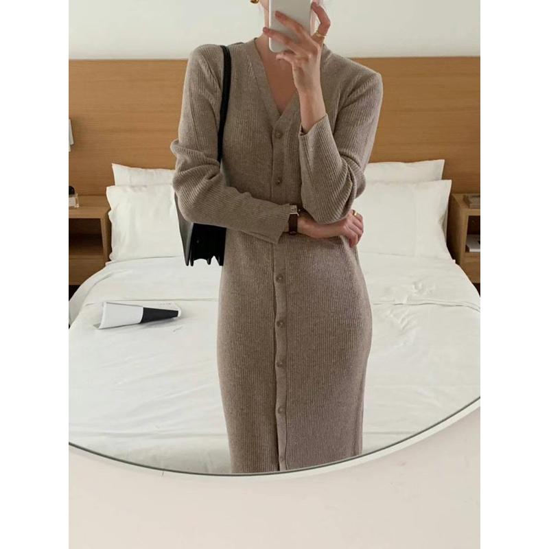 v領合身排釦小女人針織長洋裝-細節圖5