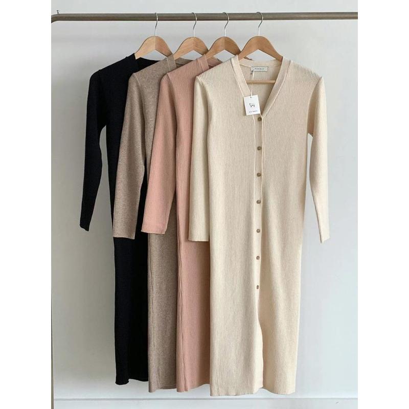 v領合身排釦小女人針織長洋裝-細節圖8