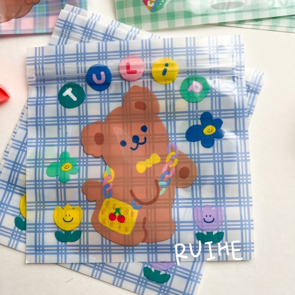 ✨台灣現貨✨格子小熊夾鏈袋 自封袋 禮物袋 收納袋 創意可愛小熊 零食密封袋 少女心食品餅乾糖果袋 小號雜物包裝整理袋-細節圖5