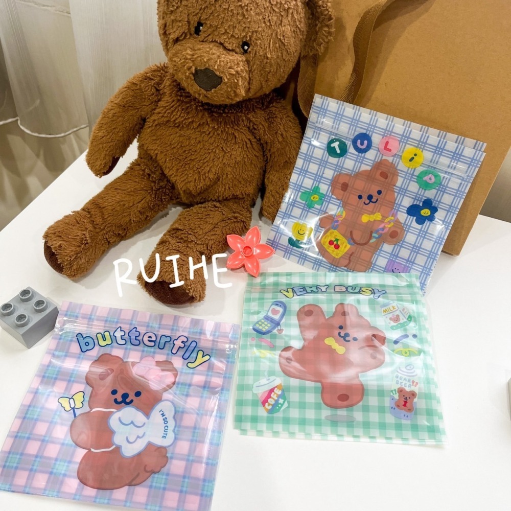 ✨台灣現貨✨格子小熊夾鏈袋 自封袋 禮物袋 收納袋 創意可愛小熊 零食密封袋 少女心食品餅乾糖果袋 小號雜物包裝整理袋-細節圖9