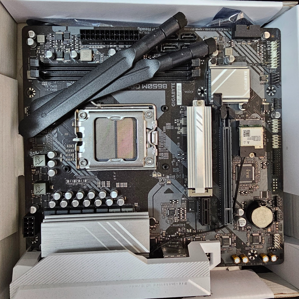 GIGABYTE 技嘉 B650M GAMING WIFI AM5 主機板 二手-細節圖3