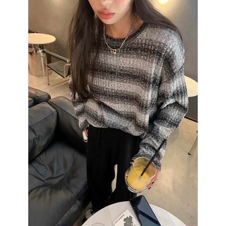 奈看服飾/今年流行的暈染色條紋針織毛衣 打底/單穿 寬鬆落肩版長-細節圖9