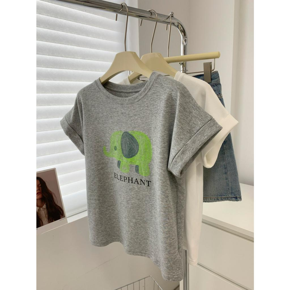 奈看服飾/可愛精小象T 加分顯瘦小飛袖設計 軟萌可愛t恤 上衣棉質 t恤-細節圖7