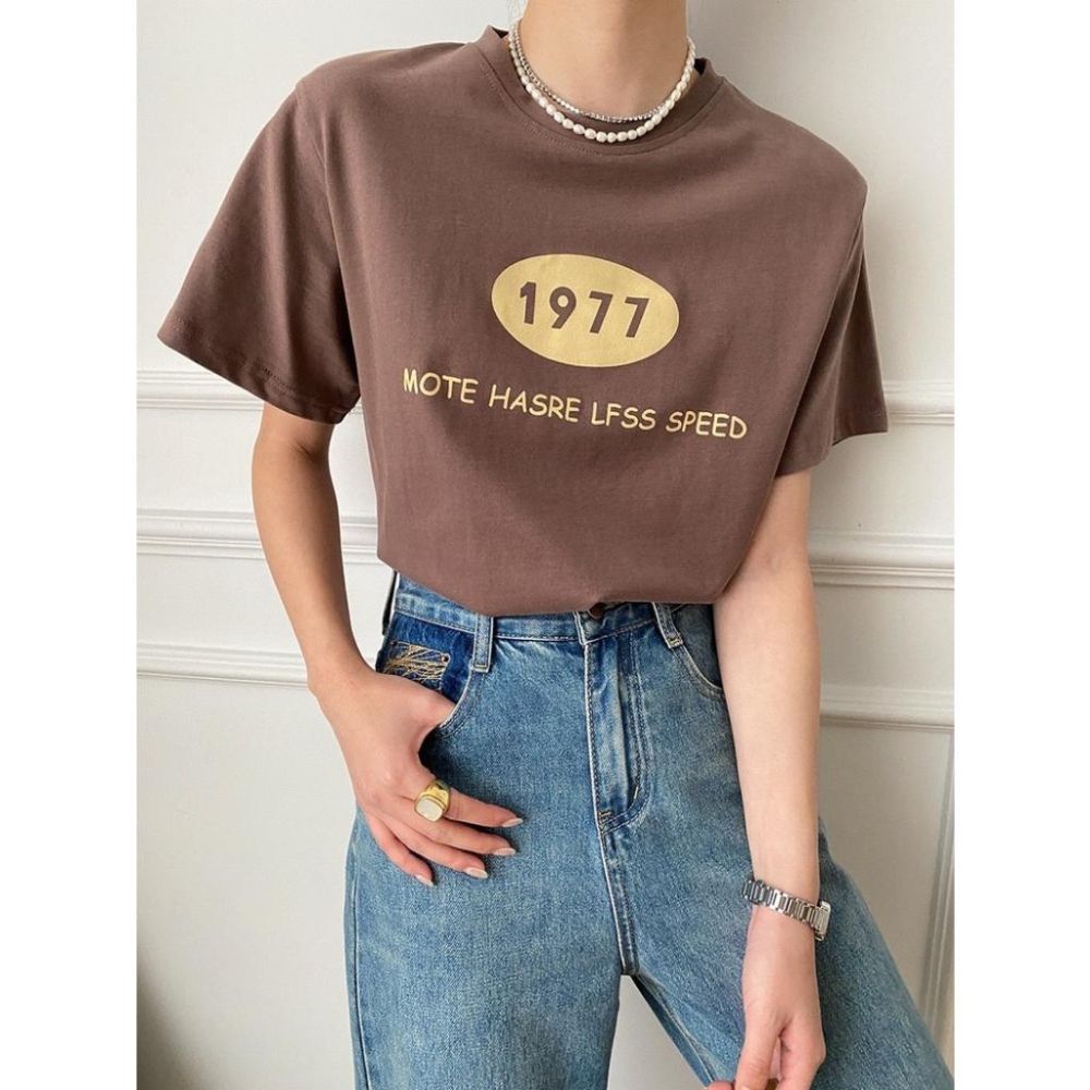 奈看服飾/現貨~最好搭的奶茶大地色系韓風Tee 棉質短袖-細節圖3