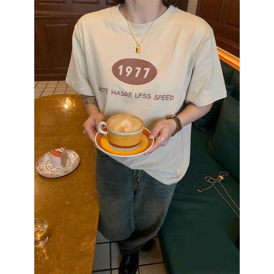 奈看服飾/現貨~最好搭的奶茶大地色系韓風Tee 棉質短袖-細節圖5