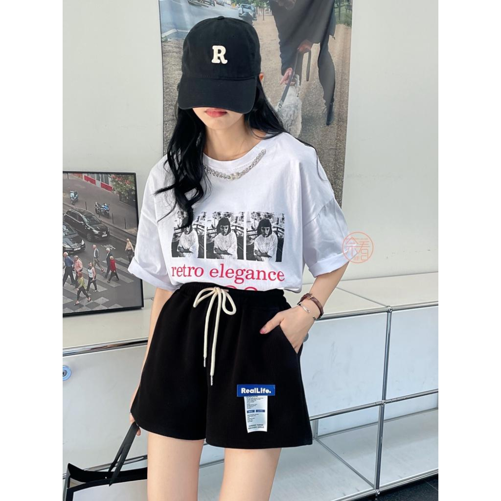 奈看服飾/贏在材質!舒服鬆餅格紋車標小鳥腿休閒鬆緊腰短褲-細節圖4