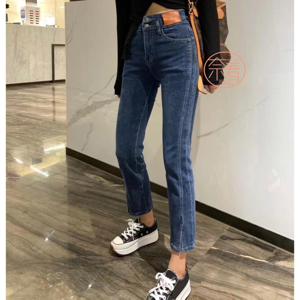 奈看服飾/ 高彈力柔紗丹寧面料! 小皮標二粒扣9分小開衩牛仔褲 斜側線顯瘦更有感-細節圖3