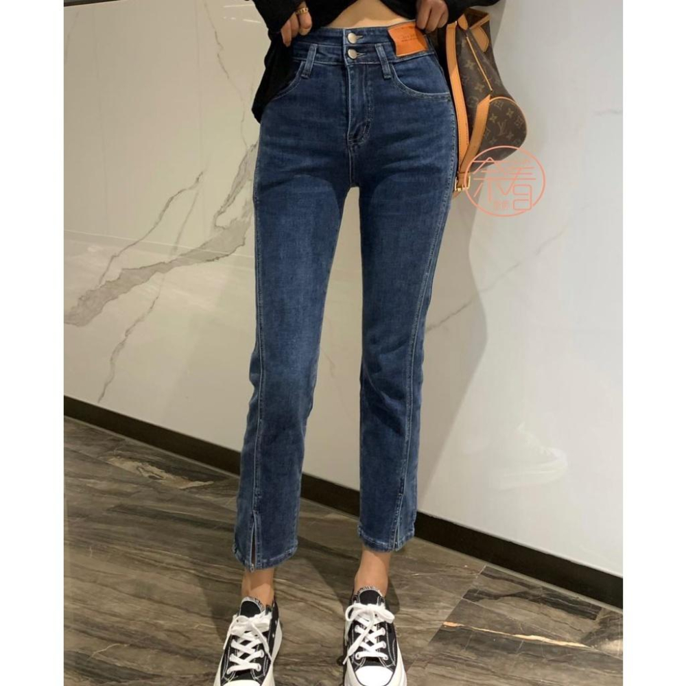 奈看服飾/ 高彈力柔紗丹寧面料! 小皮標二粒扣9分小開衩牛仔褲 斜側線顯瘦更有感-細節圖4