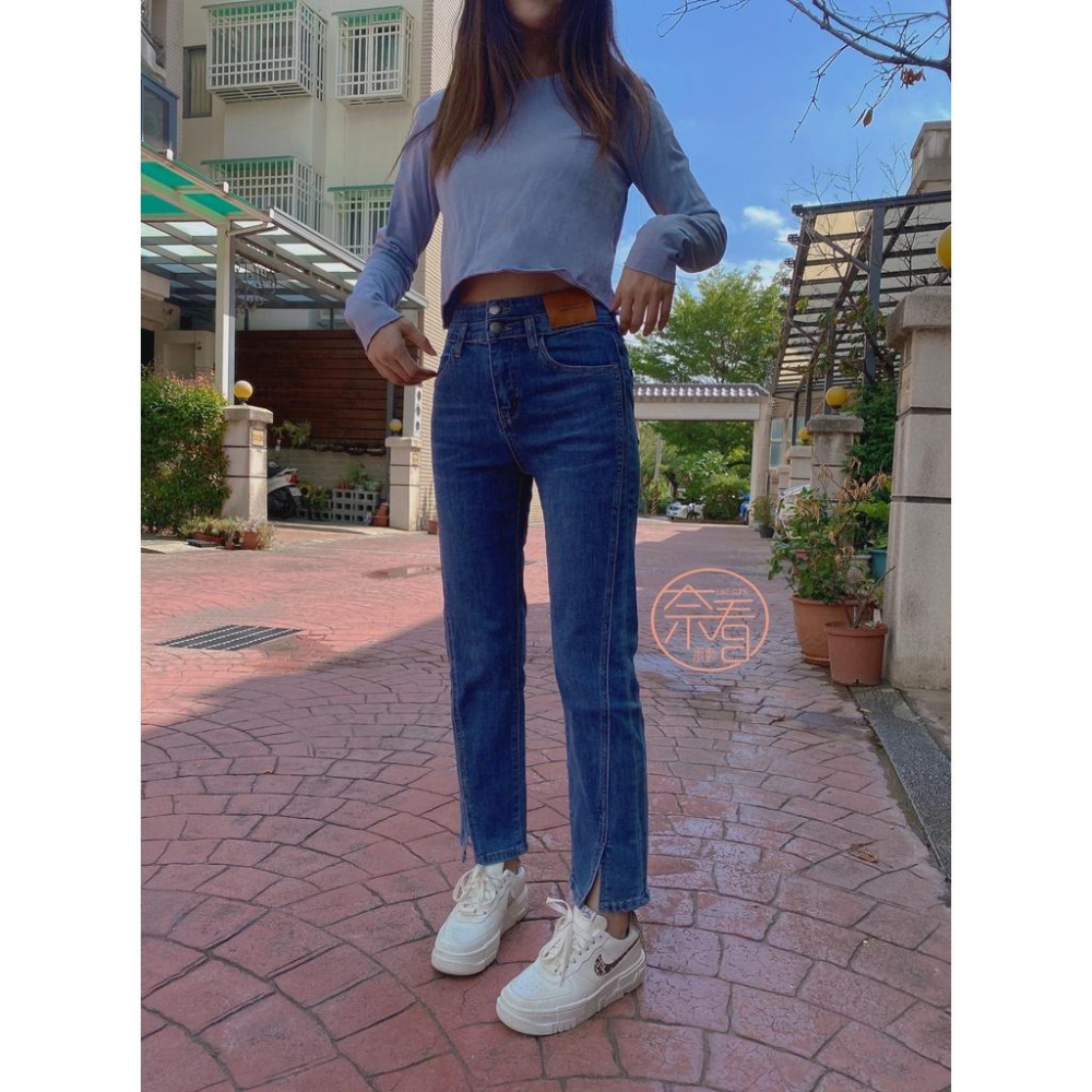 奈看服飾/ 高彈力柔紗丹寧面料! 小皮標二粒扣9分小開衩牛仔褲 斜側線顯瘦更有感-細節圖6