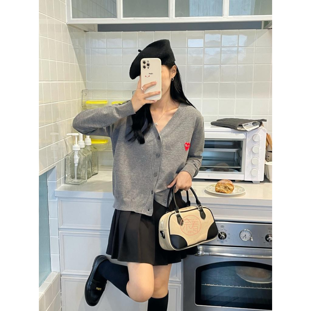 奈看服飾/早秋~可愛小愛心中等厚度軟呼呼三色開衫 百搭款-細節圖4