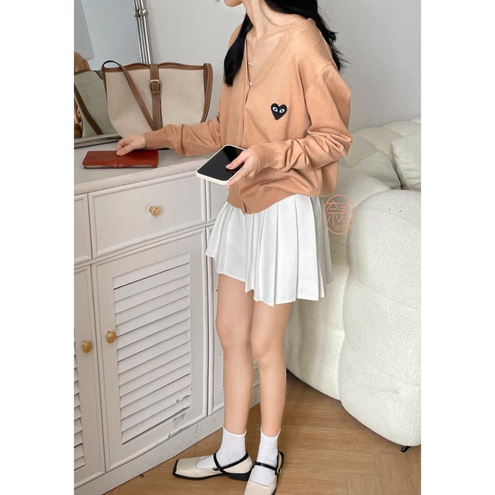 奈看服飾/早秋~可愛小愛心中等厚度軟呼呼三色開衫 百搭款-細節圖6